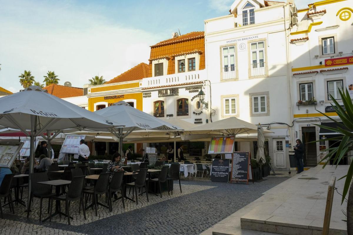 Beco Torto, * Cascais